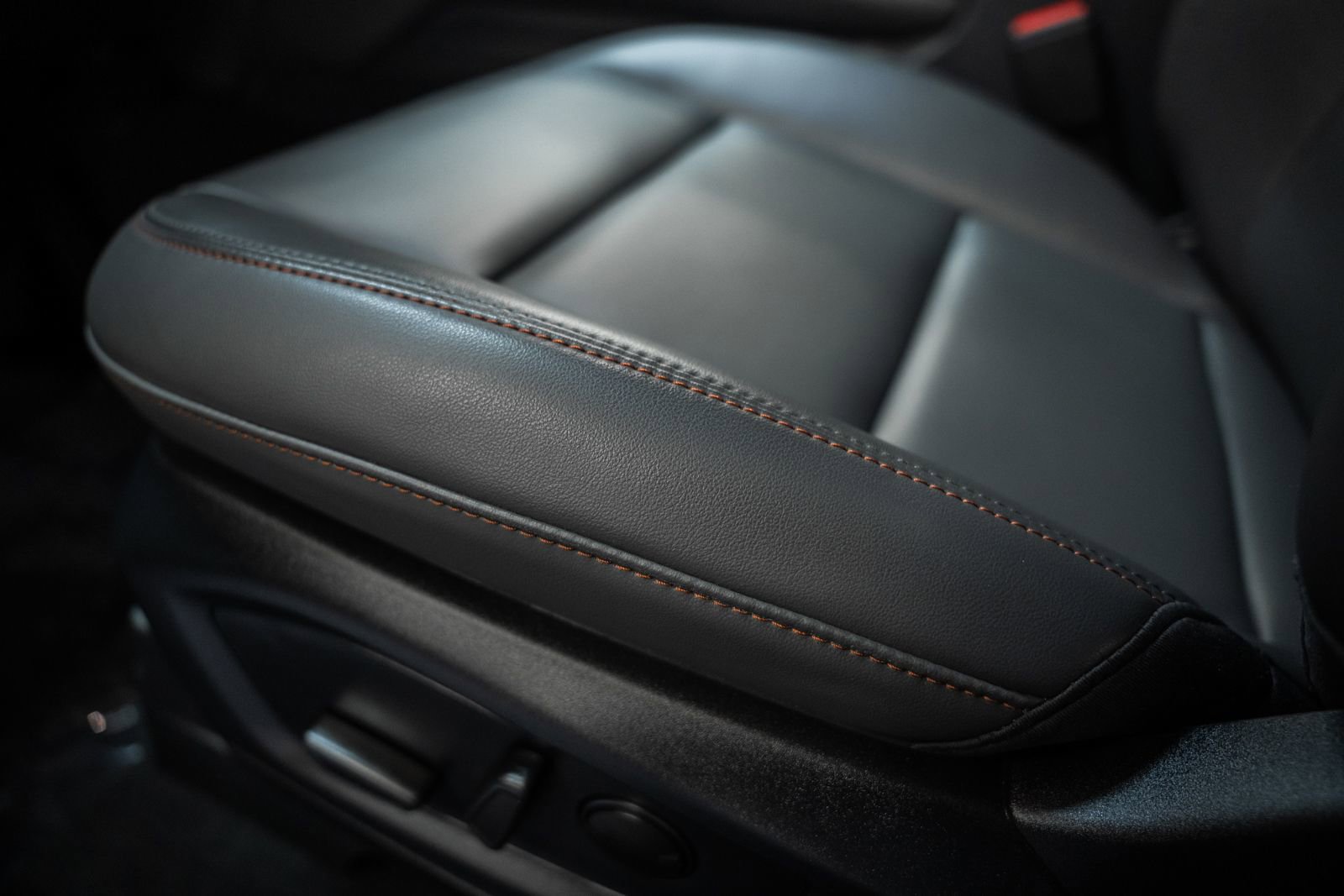 Certified 2025 Ford Explorer Active w/ Active Comfort Package image 42