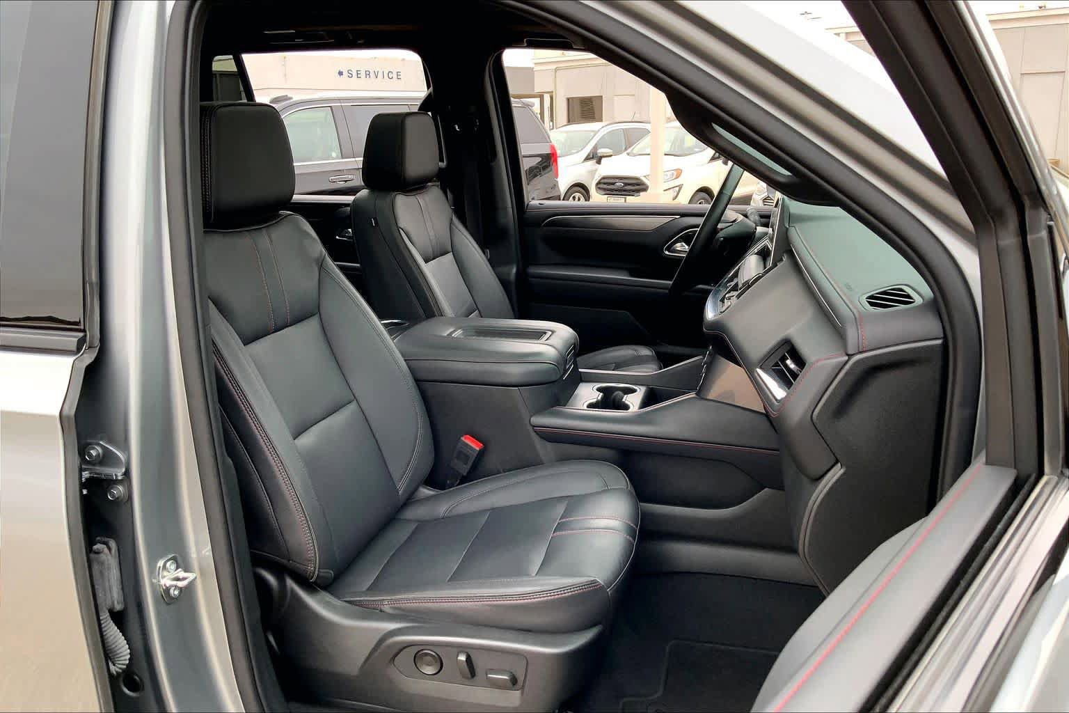 Used 2023 Chevrolet Tahoe RST w/ Luxury Package AWD/4WD image 9
