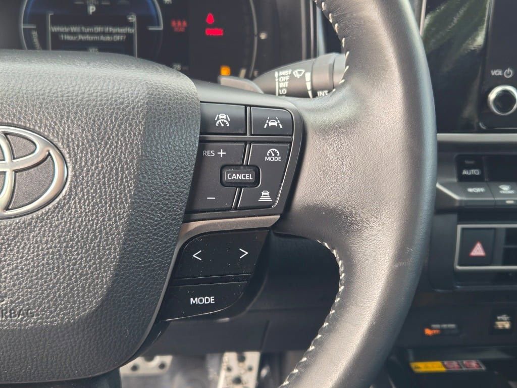 Used 2025 Toyota Camry SE FWD image 29