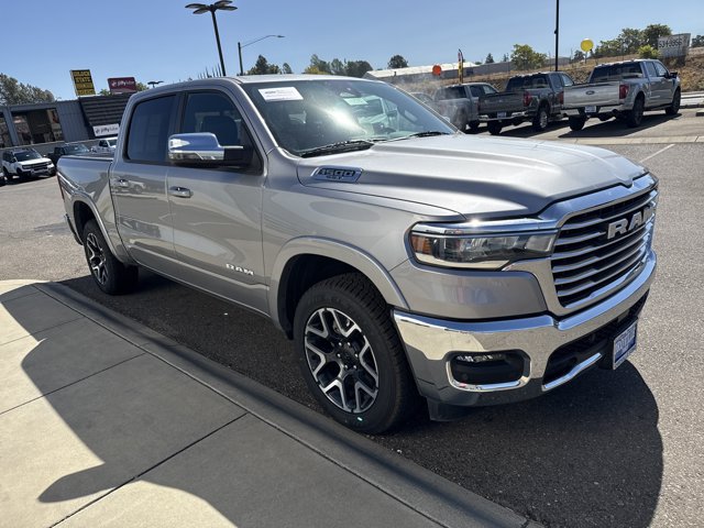 Used 2025 RAM 1500 Laramie AWD/4WD image 7