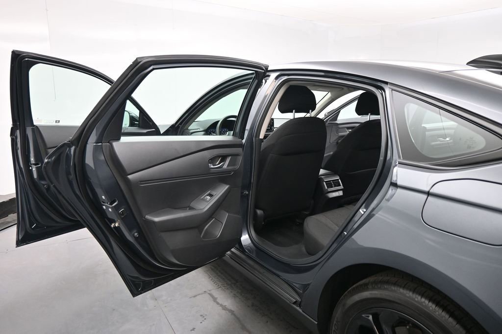 Used 2025 Honda Accord SE image 14