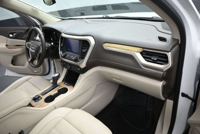 Used 2019 GMC Acadia Denali w/ Technology Package FWD image 30