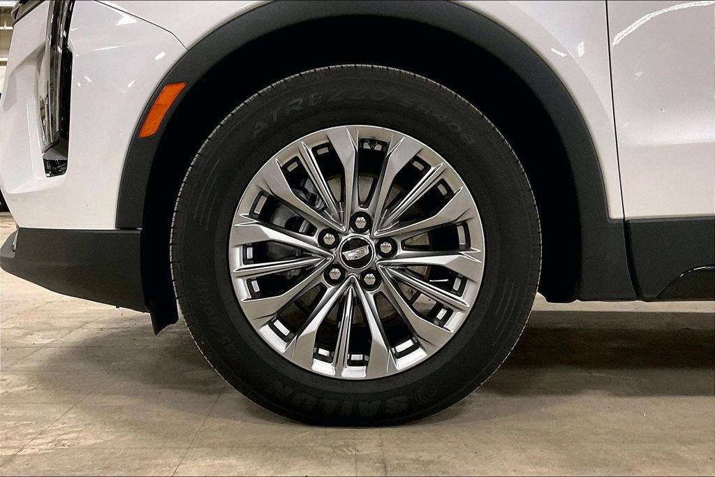 Used 2024 Cadillac XT4 Premium Luxury image 11