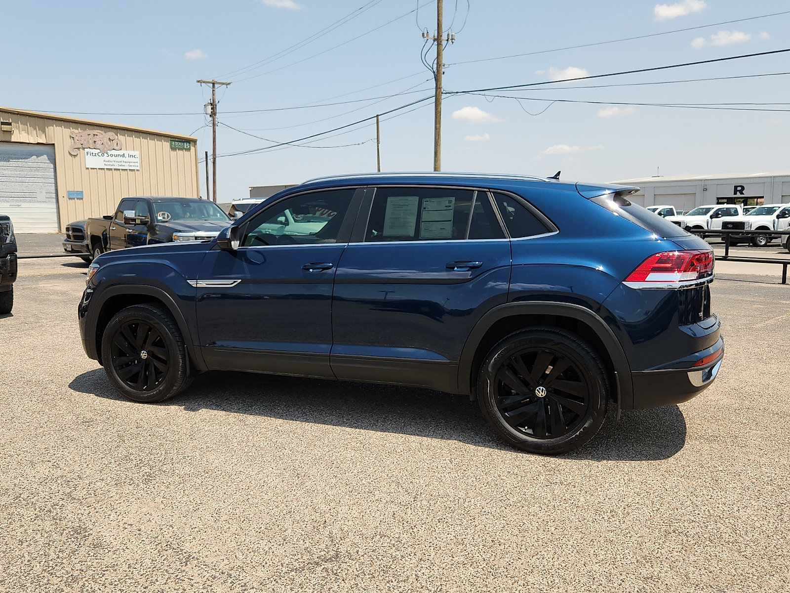 Used 2023 Volkswagen Atlas Cross Sport SE w/ Black Wheel Package FWD image 4