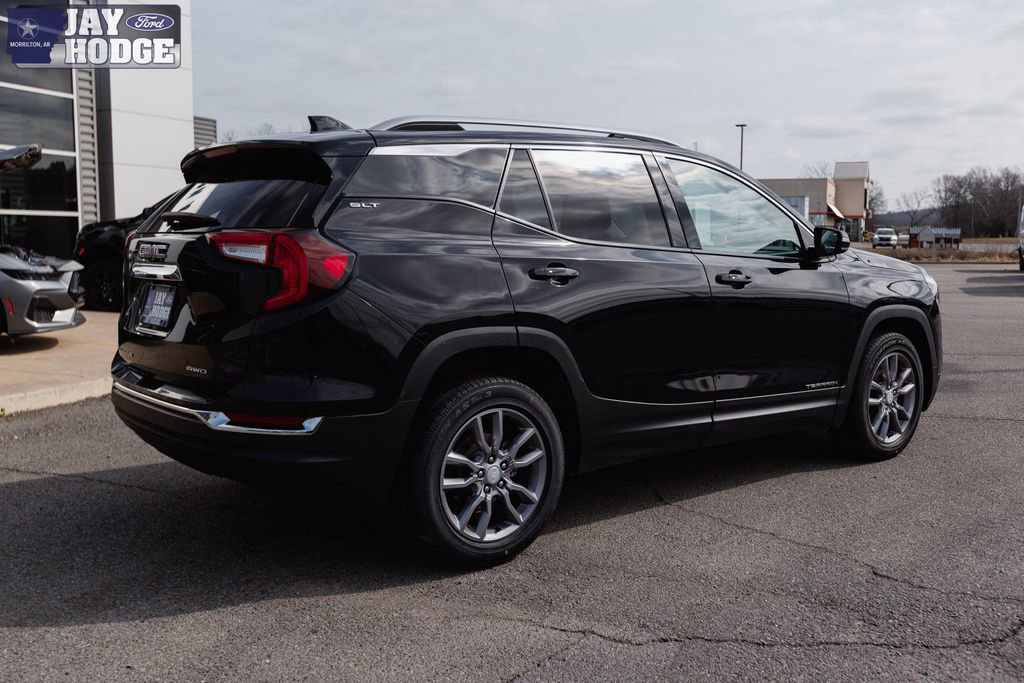 Used 2024 GMC Terrain SLT image 48