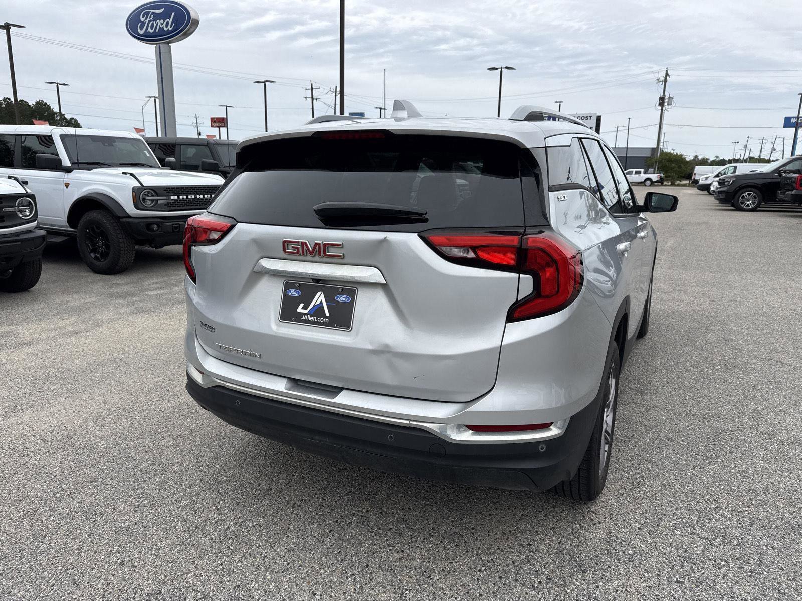 Used 2018 GMC Terrain SLT w/ Preferred Package image 8