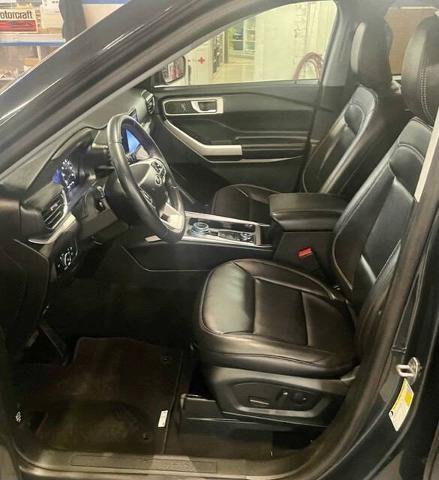 Certified 2023 Ford Explorer XLT w/ Equipment Group 202A AWD/4WD image 8
