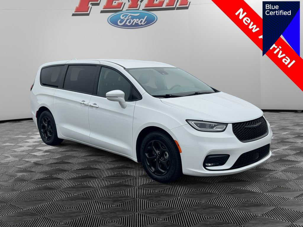 Used 2022 Chrysler Pacifica Touring-L w/ S Appearance Package
