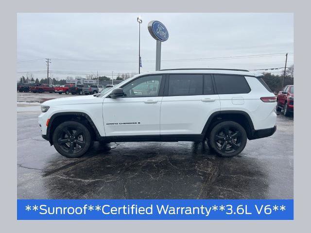 Used 2023 Jeep Grand Cherokee L Laredo image 3