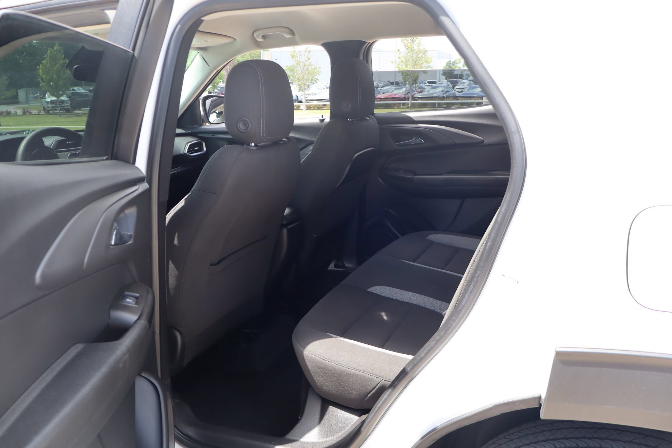 Used 2023 Chevrolet TrailBlazer LT FWD image 25