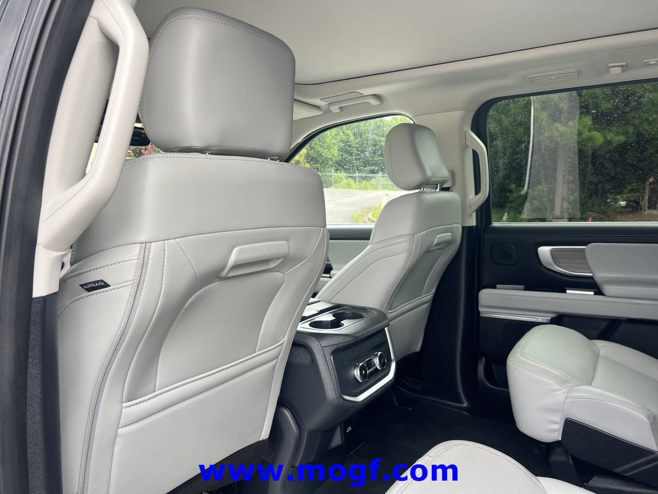 Certified 2025 Ford Expedition Platinum w/ Driver's Package AWD/4WD image 21