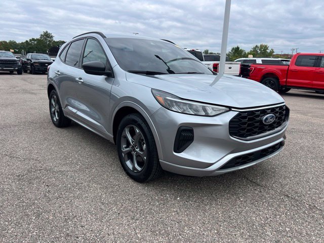 Certified 2024 Ford Escape ST-Line w/ Tech Pack #1 AWD/4WD image 3