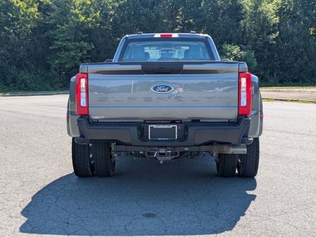 Certified 2023 Ford F450 XL w/ XL Driver Assist Package image 5