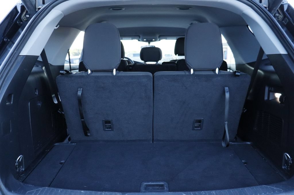 Certified 2024 Ford Explorer XLT RWD image 26