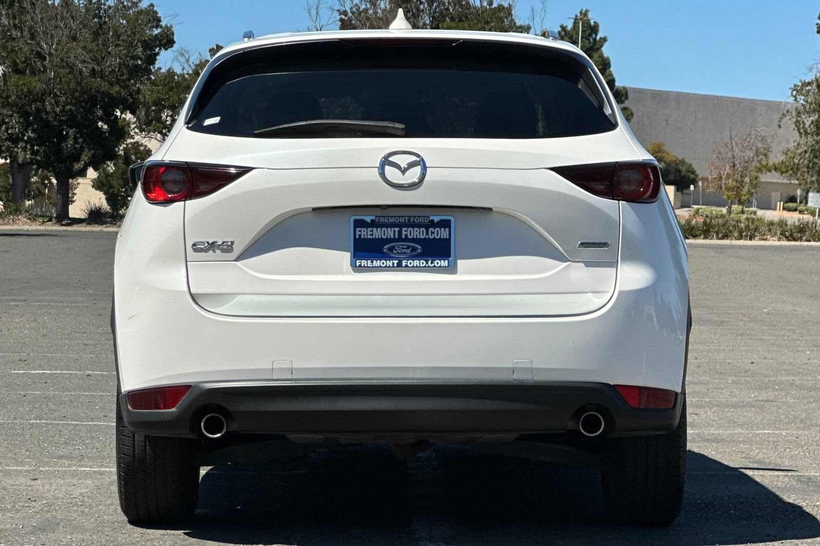 Used 2017 MAZDA CX-5 Touring w/ Preferred Equipment Package FWD image 4
