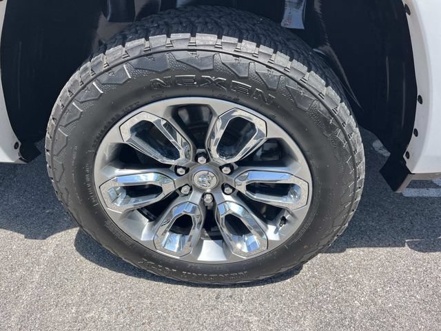 Used 2019 RAM 1500 Laramie w/ Sport Appearance Package AWD/4WD image 14