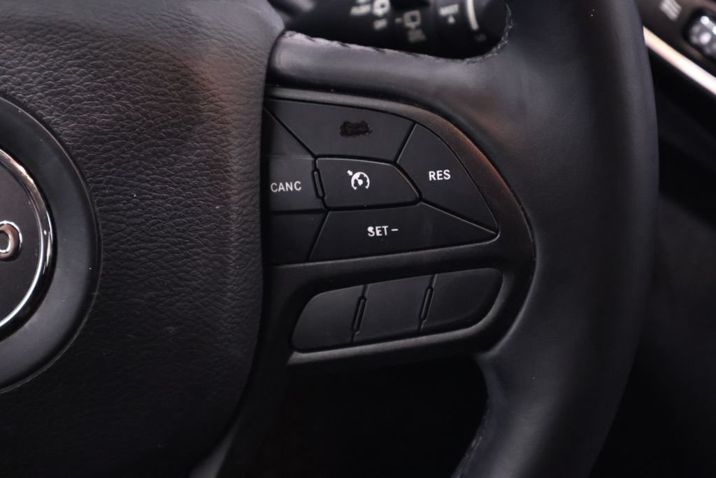 Used 2019 Jeep Cherokee Trailhawk w/ Cold Weather Group AWD/4WD image 24