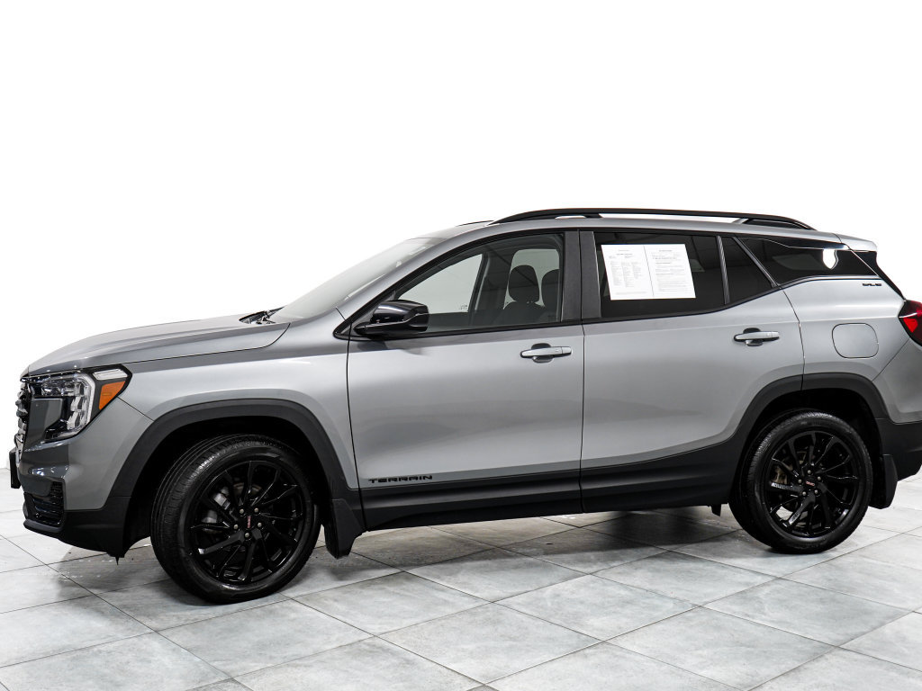 Used 2023 GMC Terrain SLE w/ Driver Convenience Package AWD/4WD image 4