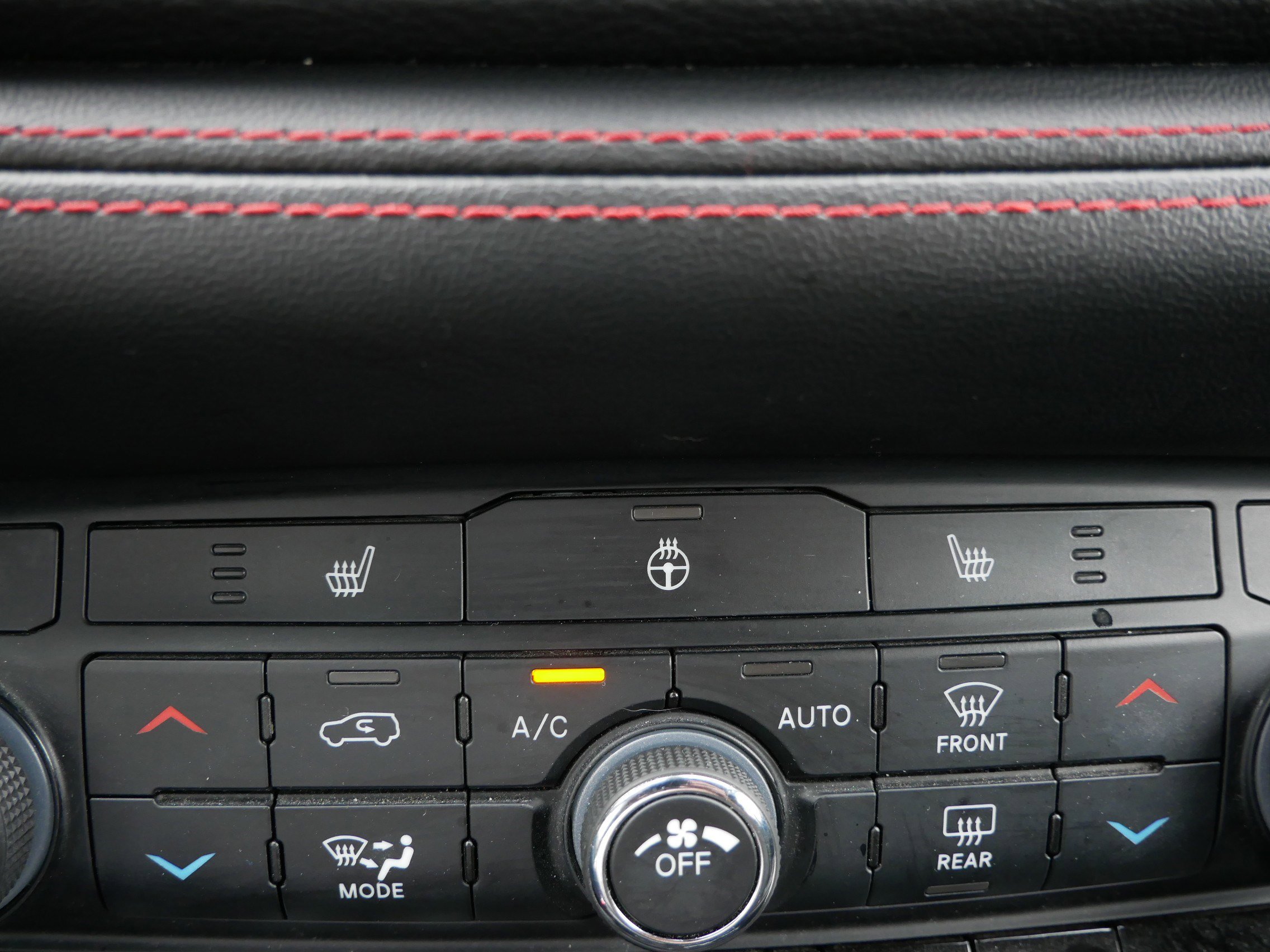 Used 2023 Dodge Durango GT AWD/4WD image 30