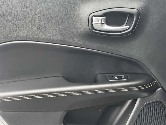 Used 2019 Jeep Compass Latitude w/ Cold Weather Group image 9