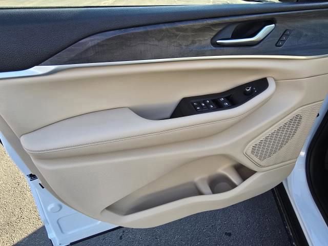 Used 2023 Jeep Grand Cherokee L Limited w/ Luxury Tech Group II image 23