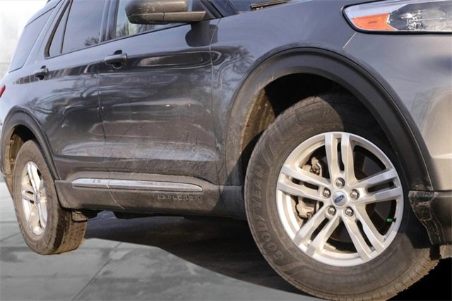 Certified 2023 Ford Explorer XLT w/ Equipment Group 202A image 3