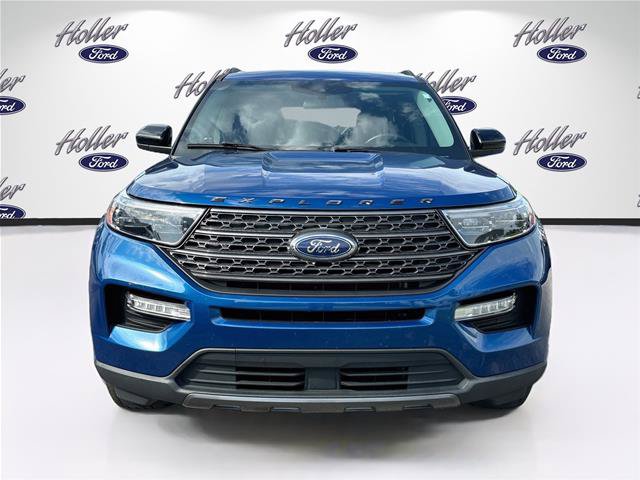 Certified 2022 Ford Explorer XLT w/ Equipment Group 202A AWD/4WD image 2