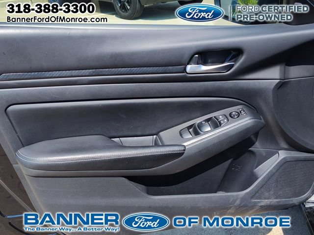 Used 2024 Nissan Altima 2.5 SV FWD image 14
