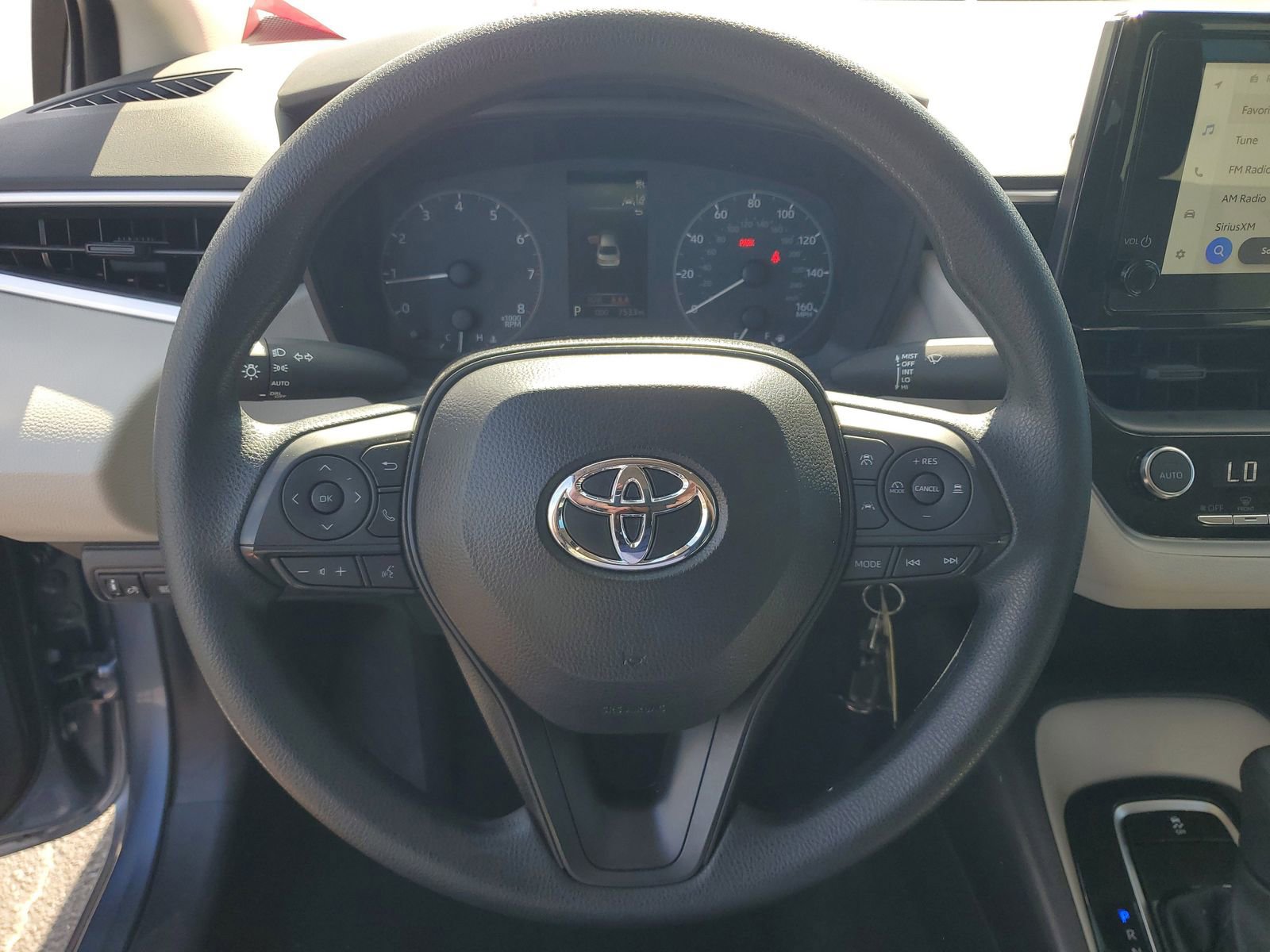 Used 2025 Toyota Corolla LE FWD image 18