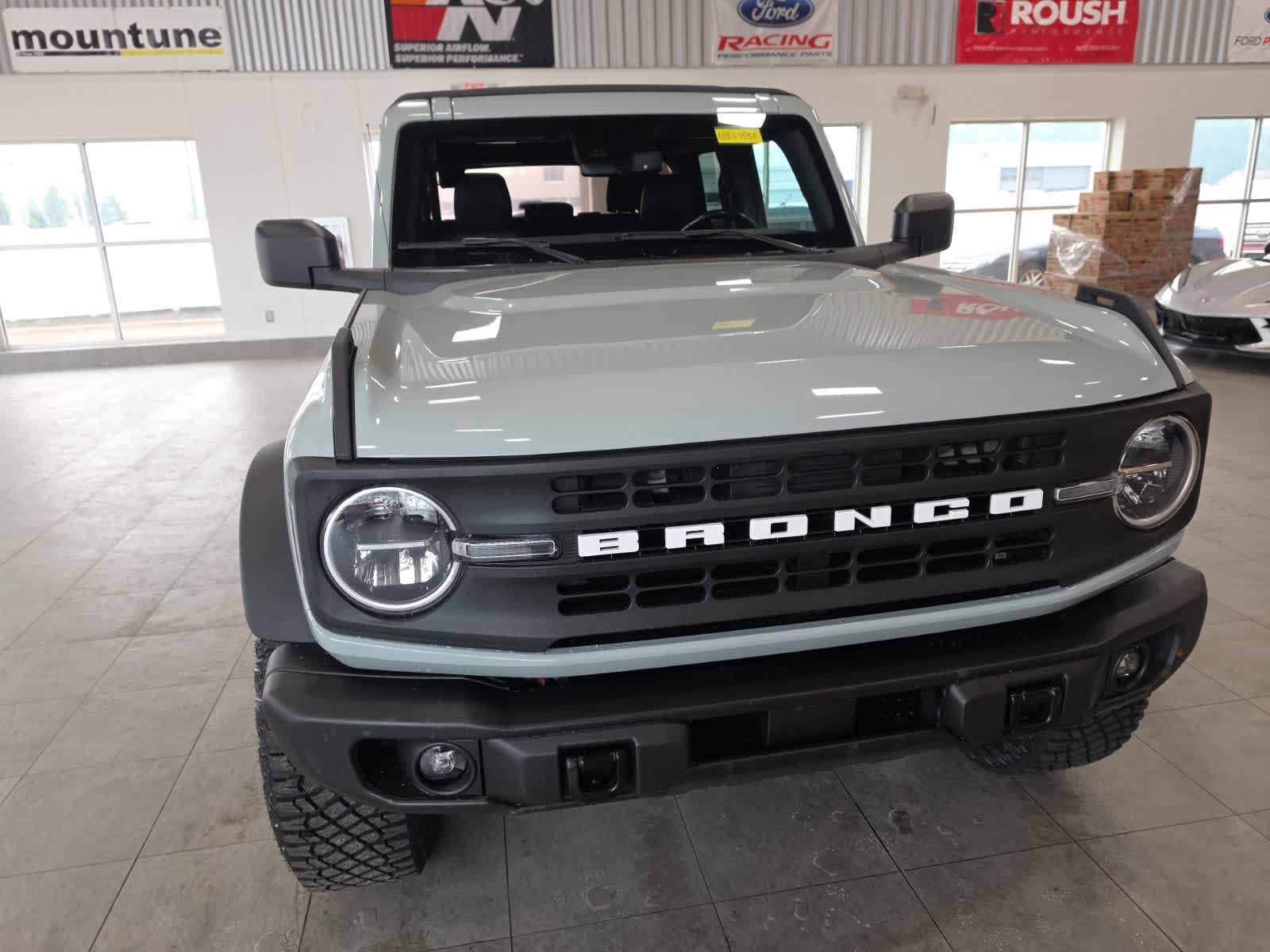 Certified 2022 Ford Bronco Black Diamond w/ Sasquatch Package AWD/4WD image 4