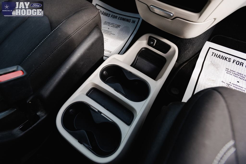 Used 2023 Chrysler Voyager LX image 24