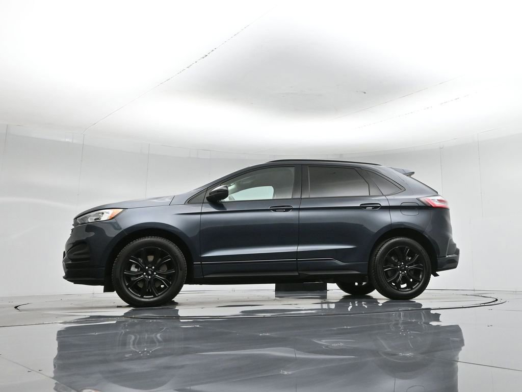 Certified 2022 Ford Edge SE w/ Black Appearance Package image 24