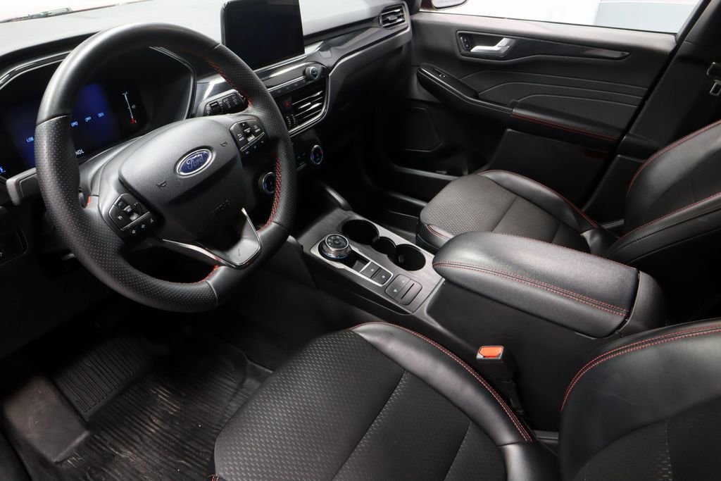 Certified 2025 Ford Escape ST-Line AWD/4WD image 22