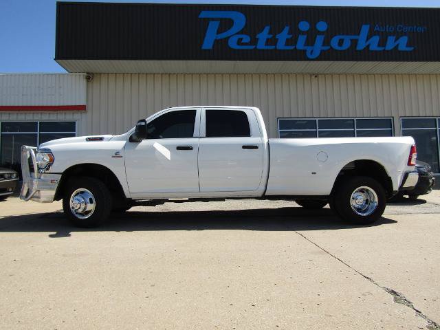 Used 2024 RAM 3500 Tradesman w/ Chrome Appearance Group AWD/4WD image 11