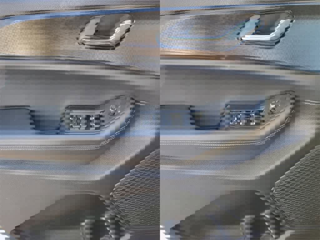 Used 2024 Jeep Grand Cherokee L Altitude image 18