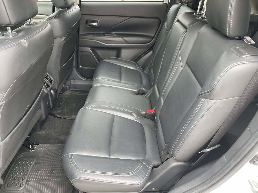 Used 2020 Mitsubishi Outlander SEL image 12