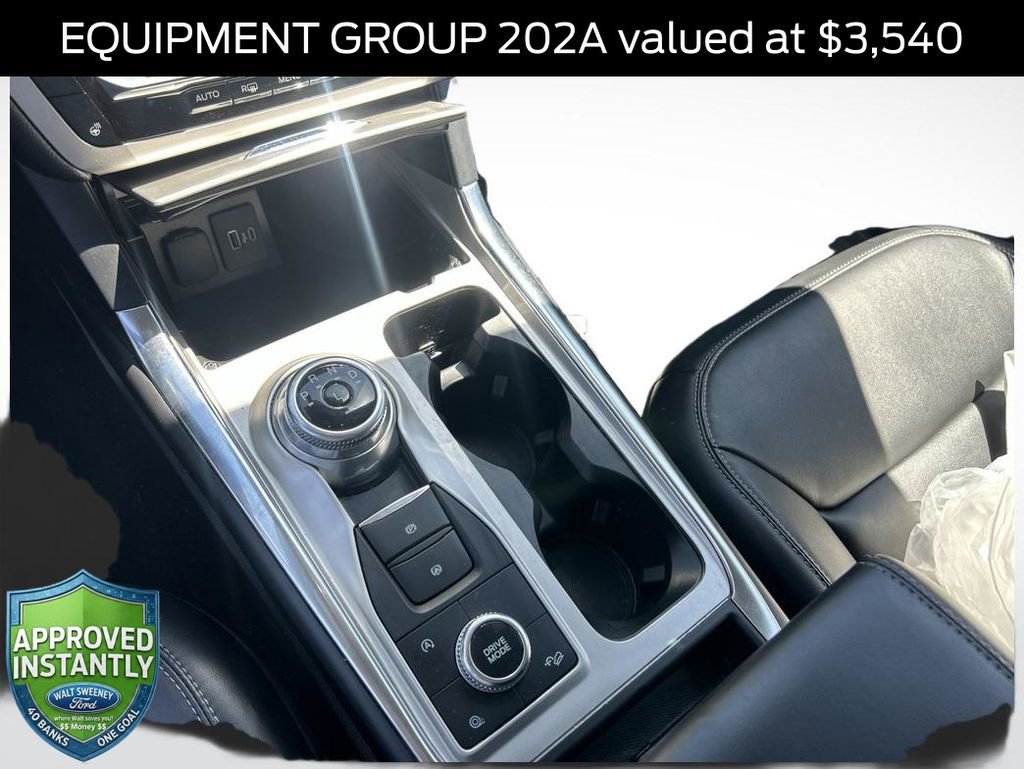 Certified 2022 Ford Explorer XLT w/ Equipment Group 202A