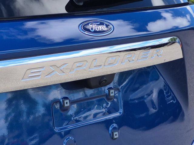 Certified 2023 Ford Explorer XLT w/ Class IV Trailer Tow Package AWD/4WD image 13