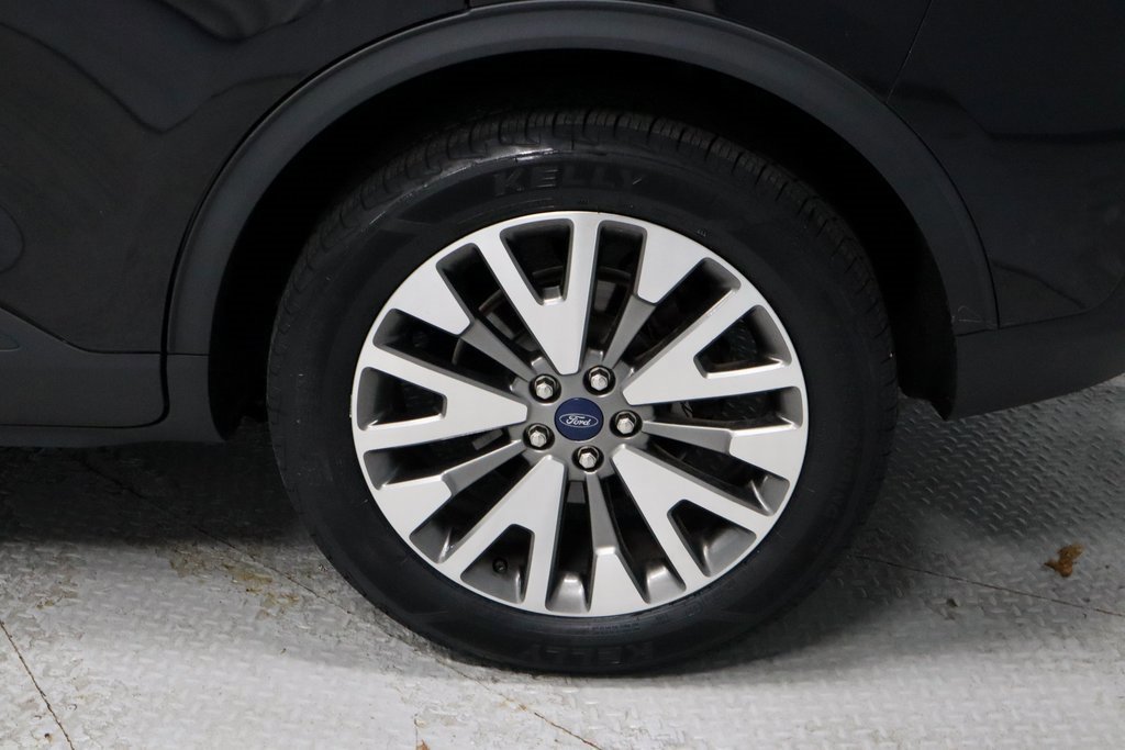 Certified 2022 Ford Escape Titanium w/ Class II Trailer Tow Package image 19