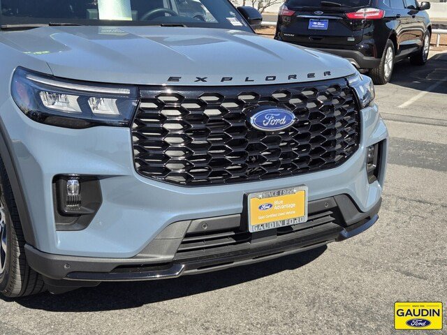 Certified 2025 Ford Explorer ST-Line w/ Premium Package RWD image 2