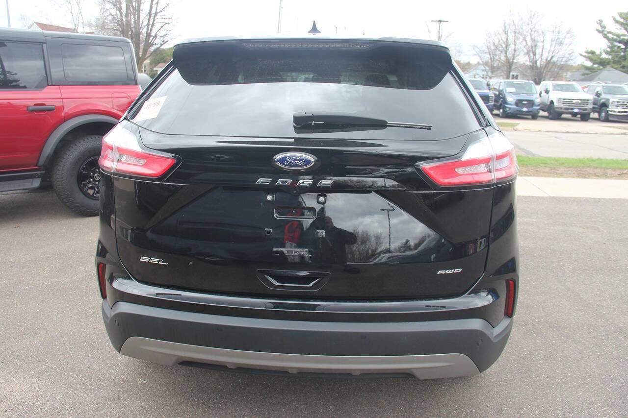 Certified 2024 Ford Edge SEL w/ Convenience Package AWD/4WD image 4