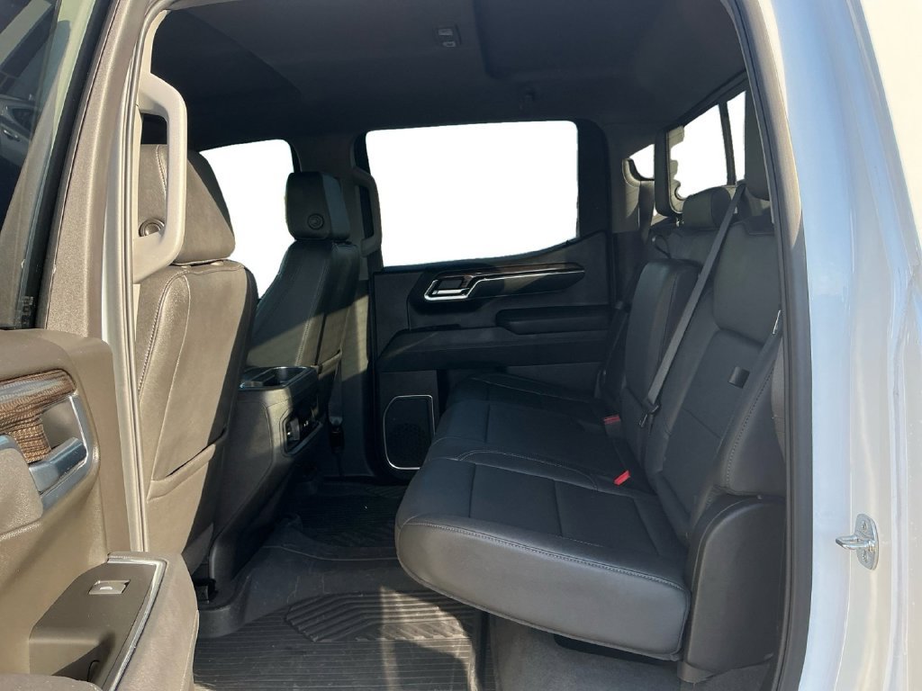 Used 2025 Chevrolet Silverado 1500 LT Trail Boss w/ Convenience Package II AWD/4WD image 21
