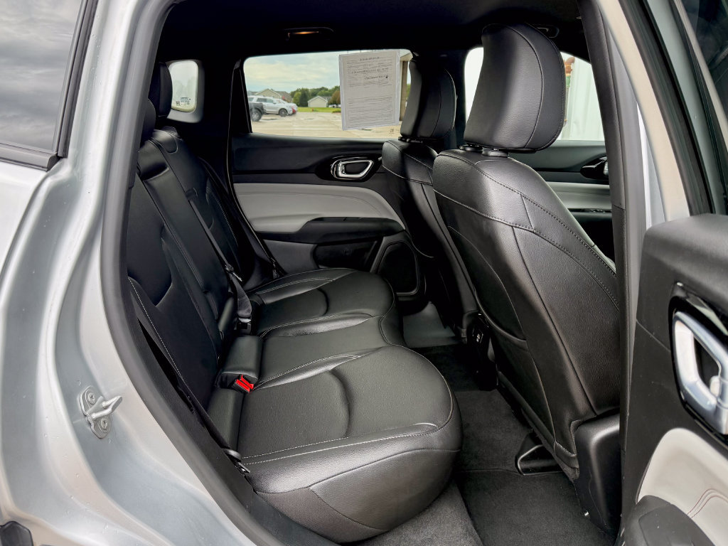Used 2025 Jeep Compass Limited AWD/4WD image 18