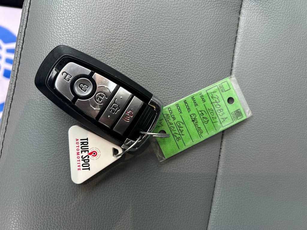 Certified 2021 Ford Explorer XLT w/ Equipment Group 202A image 31