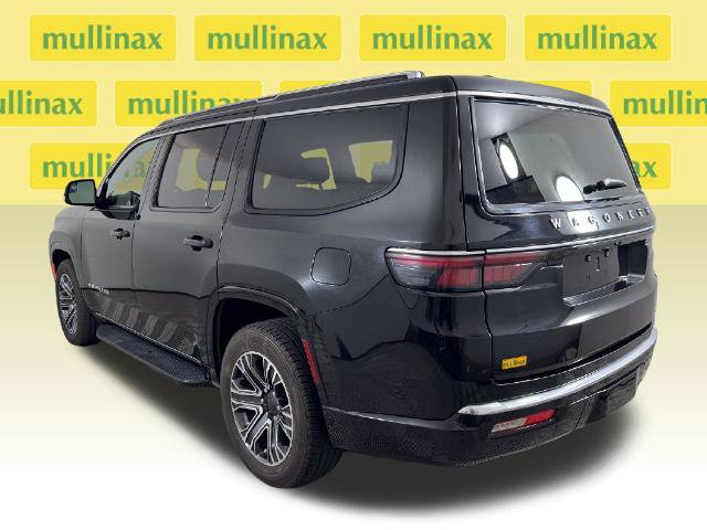 Used 2024 Jeep Wagoneer Series II w/ Flexible Seating Group RWD image 11