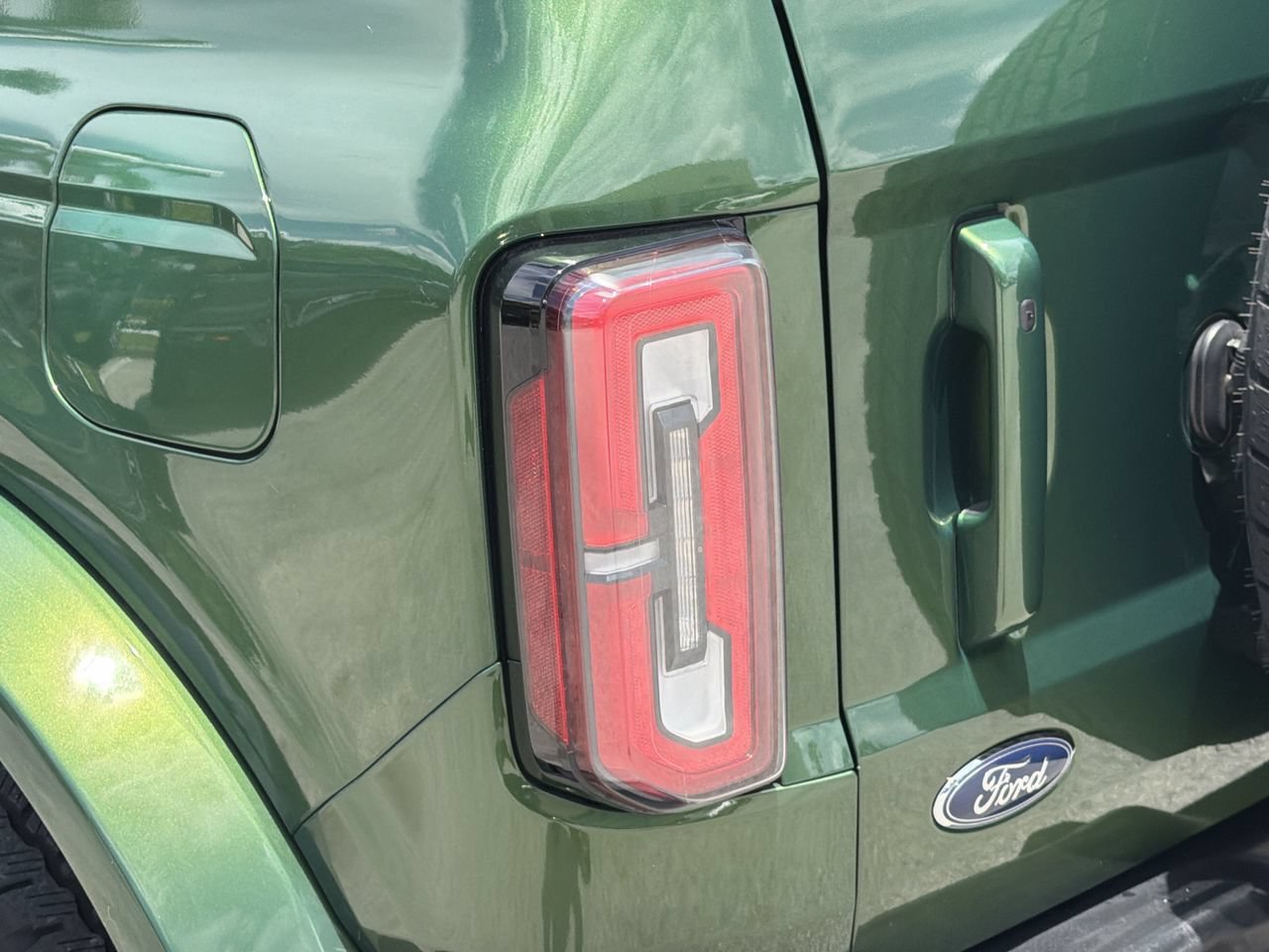 Certified 2025 Ford Bronco Outer Banks AWD/4WD image 7