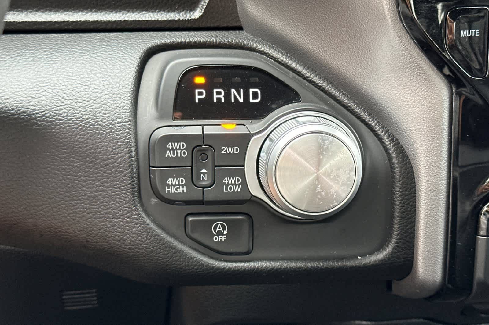 Used 2025 RAM 1500 Laramie AWD/4WD image 22