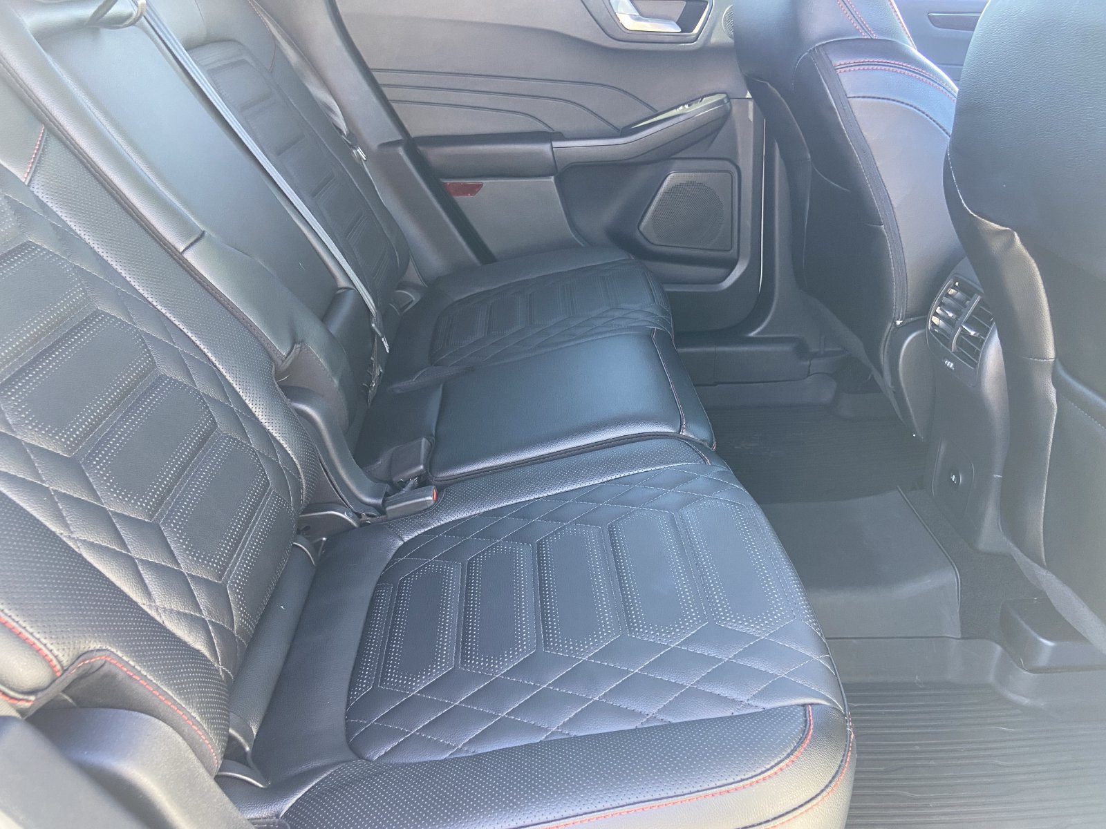 Certified 2024 Ford Escape ST-Line Elite w/ Premium Technology Package AWD/4WD image 16