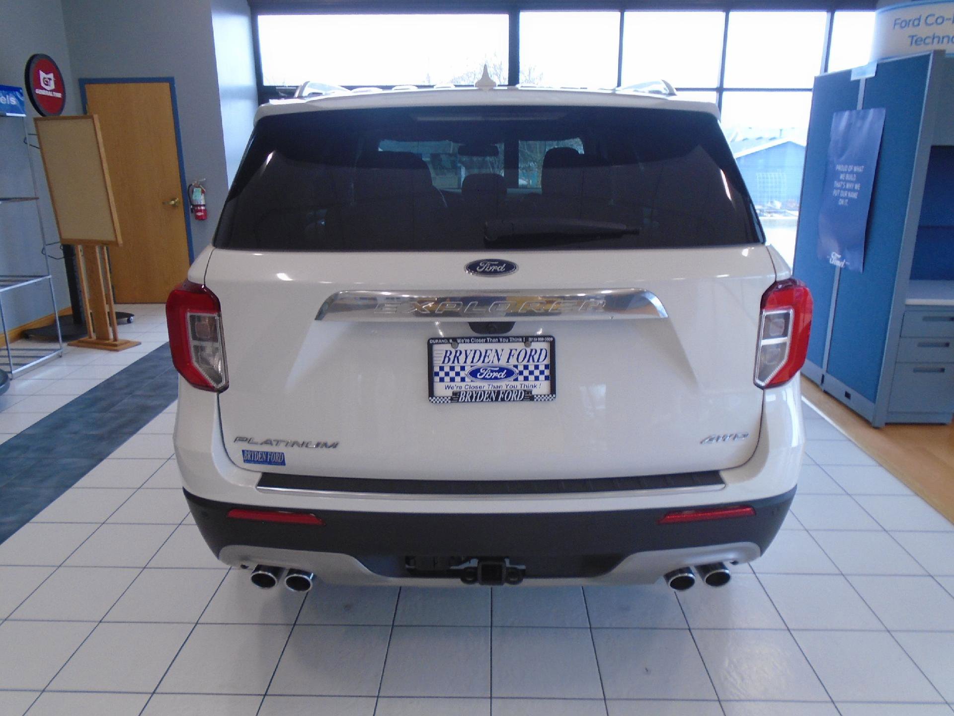 Certified 2023 Ford Explorer Platinum w/ Technology Package AWD/4WD image 4