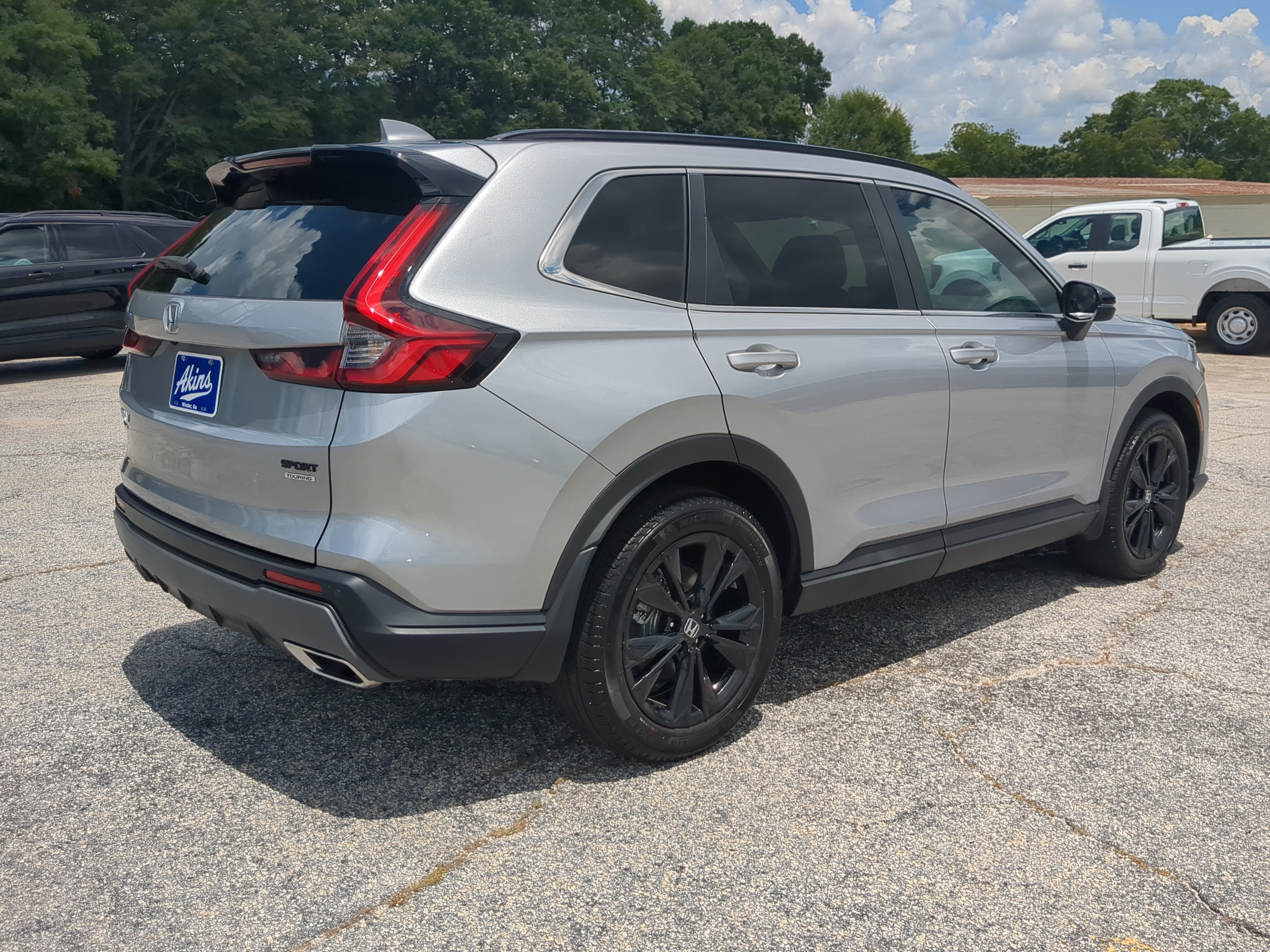 Used 2024 Honda CR-V Sport Touring image 3